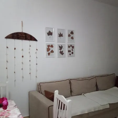 Lindita's Seaview Apartment *